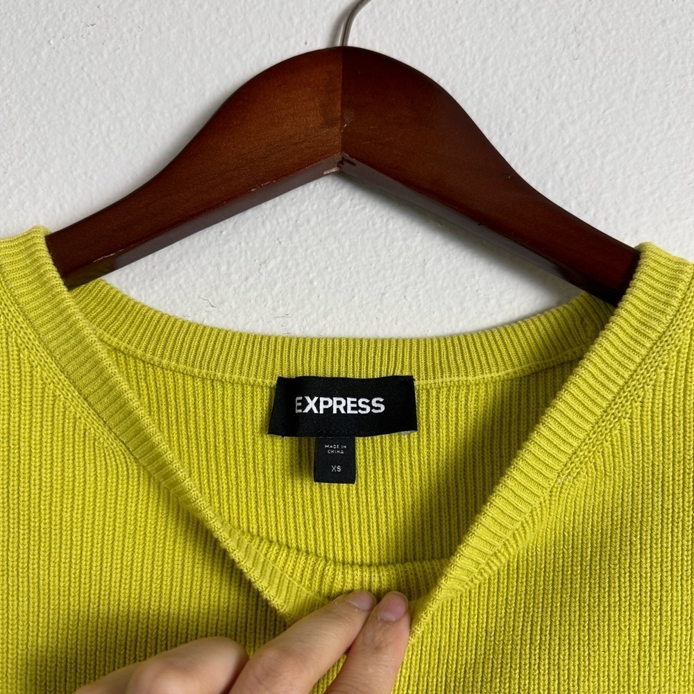 Express yellow neon shoulder pad knit vest sweater size xs - Picture 2 of 7